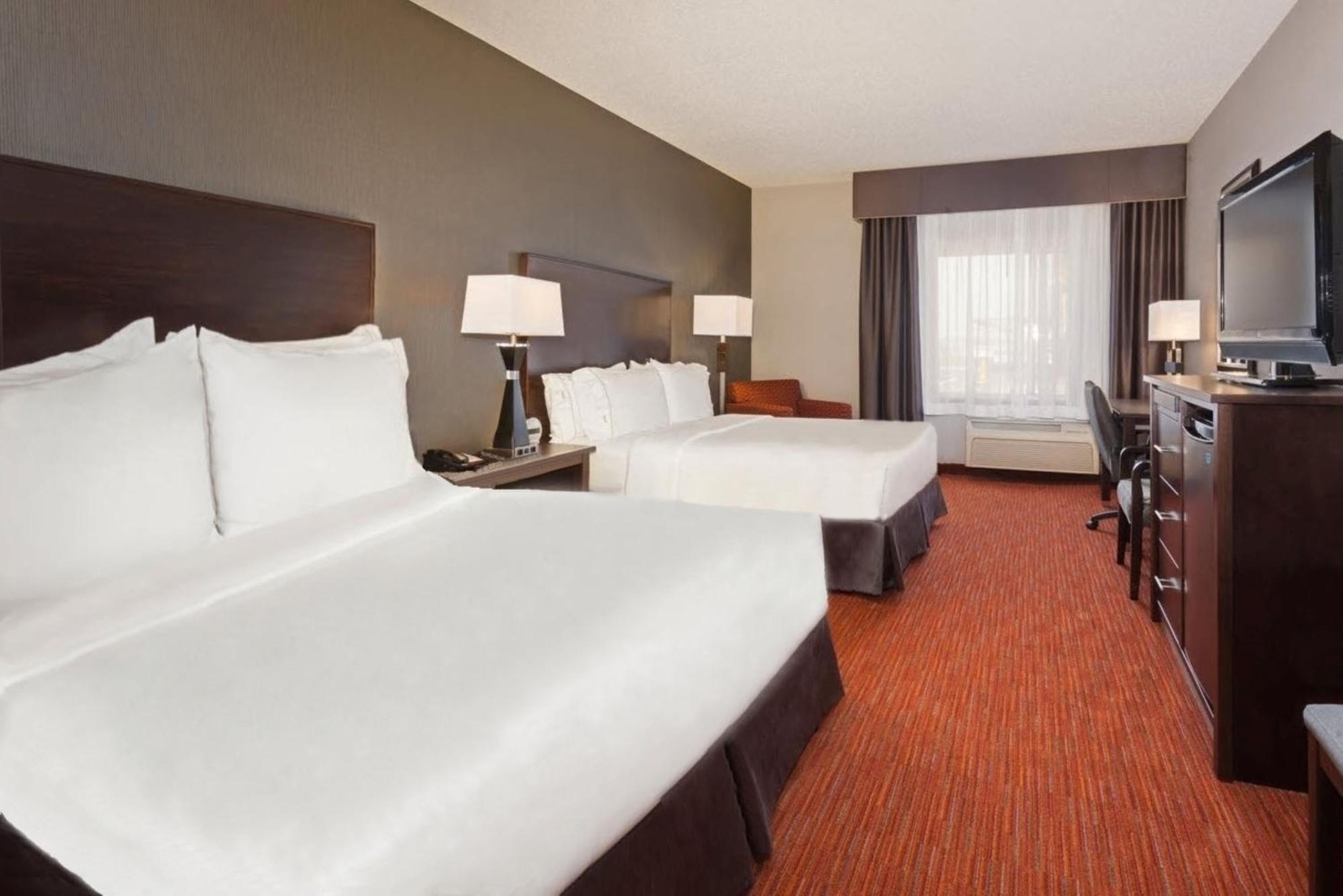 Room with Two Beds - Hearing Accessible - Non-Smoking