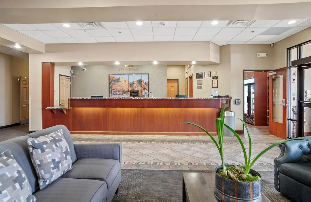 Elevation Inn & Suites, Trademark Collection By Wyndham Downtown Rapid City- Walking Distance To The Monument-1
